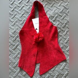 With Jean red rose top